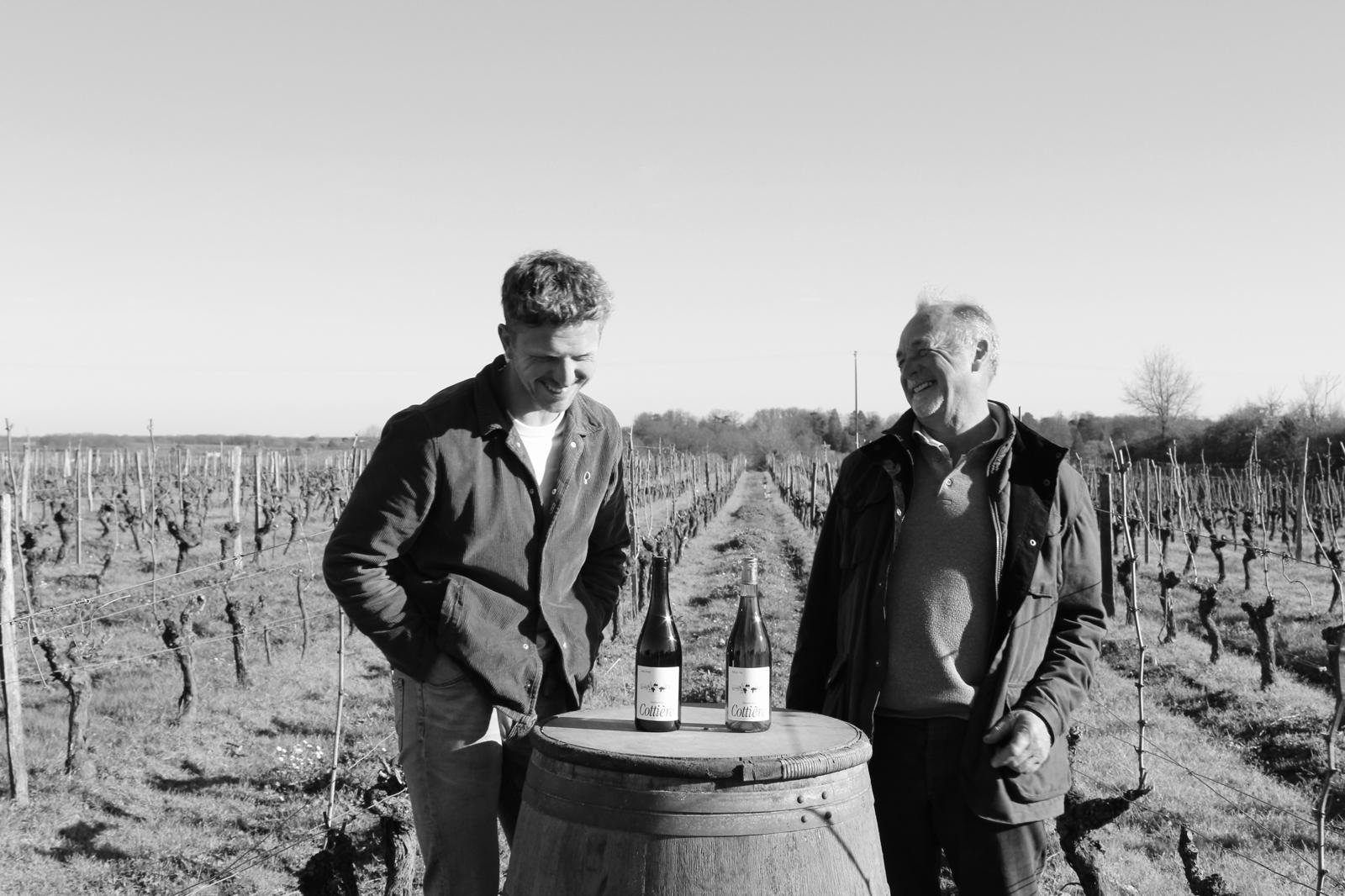 Les vignerons du Domaine de la Cottière dans les vignes